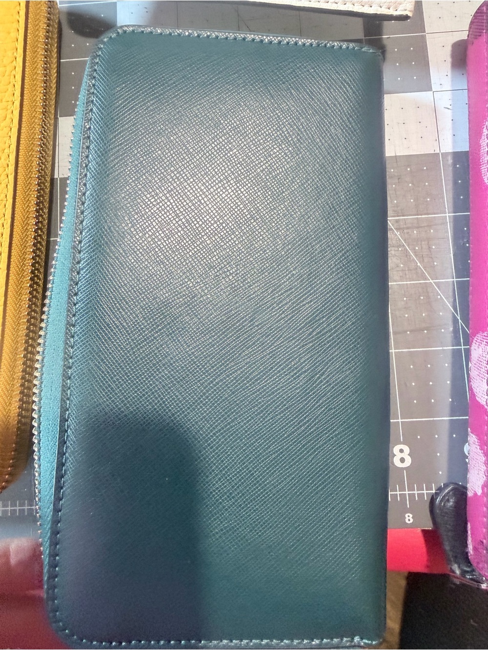 Kate Spade bundle. Three wallets all New and one card holder. Excellent buy - Picture 8 of 11